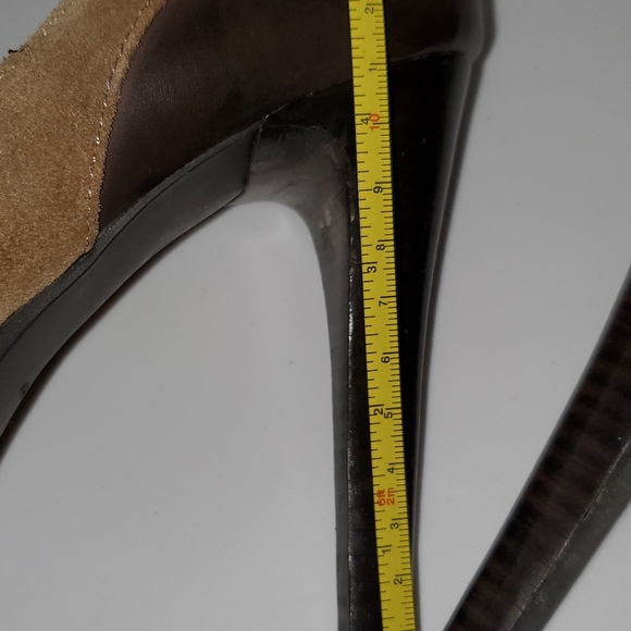 Guess Suede Tan & Brown High Heels w Rubber At Botton NWT - Picture 6 of 9